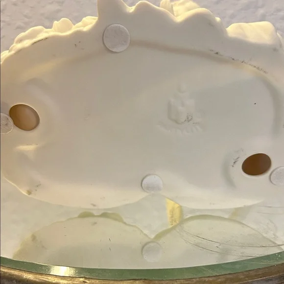 White Fairy Figurine with Rose Bowl - Picture 7 of 10